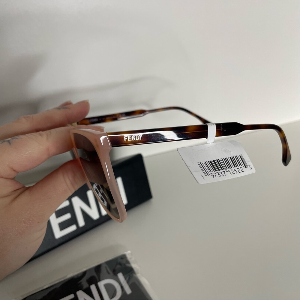 Fendi Sunglasses - Picture 2 of 8